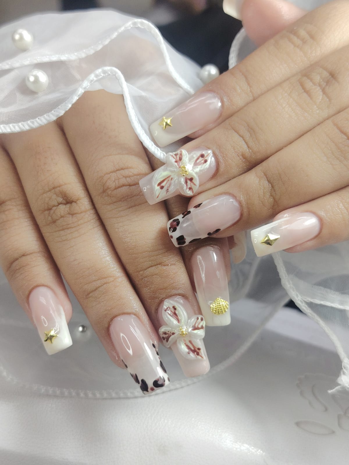 Uñas metalizadas cromadas brillos intensos